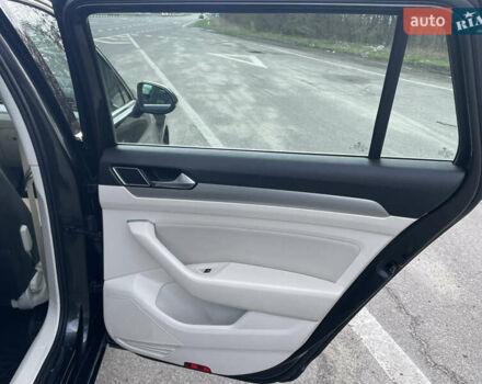 Сірий Фольксваген Пассат, об'ємом двигуна 2 л та пробігом 197 тис. км за 15999 $, фото 25 на Automoto.ua