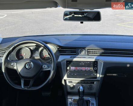 Серый Фольксваген Пассат, объемом двигателя 1.97 л и пробегом 176 тыс. км за 16800 $, фото 9 на Automoto.ua