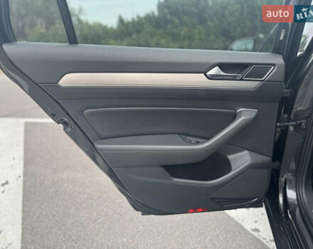 Сірий Фольксваген Пассат, об'ємом двигуна 1.97 л та пробігом 276 тис. км за 13999 $, фото 25 на Automoto.ua