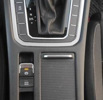 Сірий Фольксваген Пассат, об'ємом двигуна 2 л та пробігом 186 тис. км за 23018 $, фото 18 на Automoto.ua