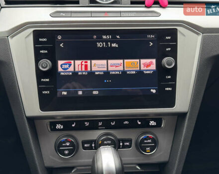 Сірий Фольксваген Пассат, об'ємом двигуна 2 л та пробігом 281 тис. км за 17500 $, фото 22 на Automoto.ua