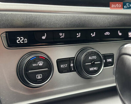 Сірий Фольксваген Пассат, об'ємом двигуна 2 л та пробігом 281 тис. км за 17500 $, фото 23 на Automoto.ua