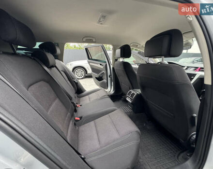 Сірий Фольксваген Пассат, об'ємом двигуна 2 л та пробігом 281 тис. км за 17500 $, фото 48 на Automoto.ua