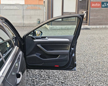 Сірий Фольксваген Пассат, об'ємом двигуна 2 л та пробігом 196 тис. км за 20999 $, фото 66 на Automoto.ua