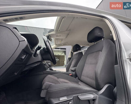 Сірий Фольксваген Пассат, об'ємом двигуна 2 л та пробігом 281 тис. км за 17500 $, фото 42 на Automoto.ua