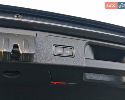 Сірий Фольксваген Пассат, об'ємом двигуна 2 л та пробігом 196 тис. км за 20999 $, фото 60 на Automoto.ua