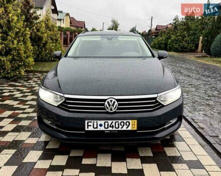 Серый Фольксваген Пассат, объемом двигателя 1.6 л и пробегом 214 тыс. км за 18300 $, фото 1 на Automoto.ua