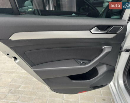 Сірий Фольксваген Пассат, об'ємом двигуна 2 л та пробігом 281 тис. км за 17500 $, фото 46 на Automoto.ua