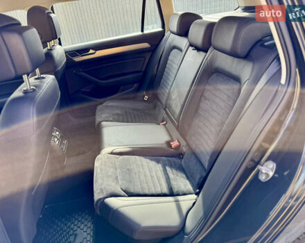 Фольксваген Пассат 2019 в Ужгороде на Automoto.ua Серый Фольксваген Пассат, объемом двигателя 1.97 л и пробегом 243 тыс. км за 18300 $, фото 18 на Automoto.ua