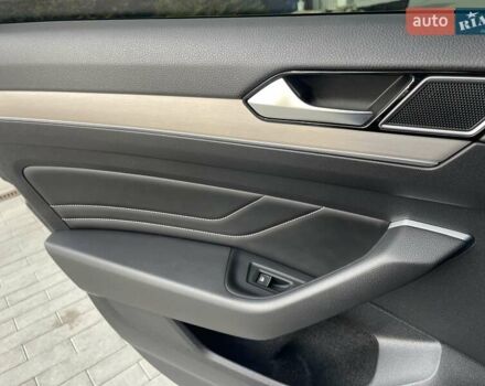 Серый Фольксваген Пассат, объемом двигателя 1.97 л и пробегом 188 тыс. км за 22500 $, фото 31 на Automoto.ua