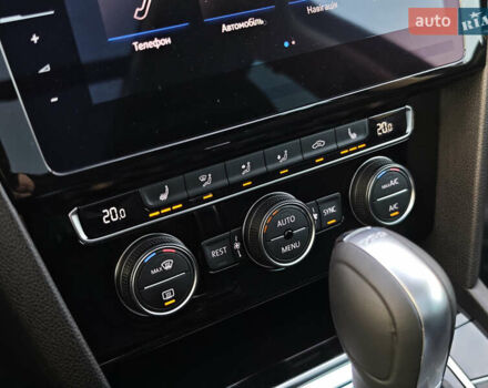 Сірий Фольксваген Пассат, об'ємом двигуна 2 л та пробігом 196 тис. км за 20999 $, фото 50 на Automoto.ua