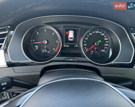Сірий Фольксваген Пассат, об'ємом двигуна 1.6 л та пробігом 281 тис. км за 15999 $, фото 12 на Automoto.ua