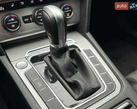 Сірий Фольксваген Пассат, об'ємом двигуна 2 л та пробігом 281 тис. км за 17500 $, фото 17 на Automoto.ua