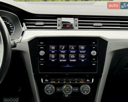 Серый Фольксваген Пассат, объемом двигателя 1.97 л и пробегом 227 тыс. км за 20499 $, фото 47 на Automoto.ua