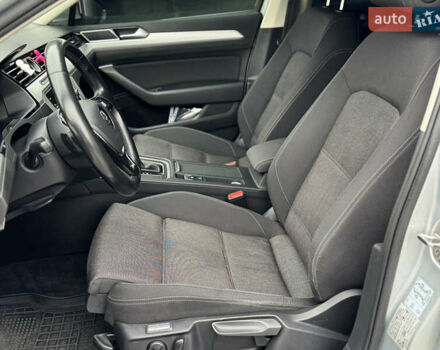 Сірий Фольксваген Пассат, об'ємом двигуна 2 л та пробігом 281 тис. км за 17500 $, фото 29 на Automoto.ua