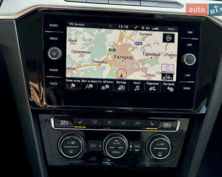 Фольксваген Пассат 2019 в Ужгороде на Automoto.ua Серый Фольксваген Пассат, объемом двигателя 1.97 л и пробегом 243 тыс. км за 18300 $, фото 27 на Automoto.ua