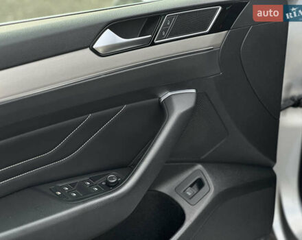 Сірий Фольксваген Пассат, об'ємом двигуна 2 л та пробігом 293 тис. км за 18200 $, фото 27 на Automoto.ua