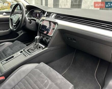 Серый Фольксваген Пассат, объемом двигателя 1.97 л и пробегом 233 тыс. км за 18700 $, фото 1 на Automoto.ua