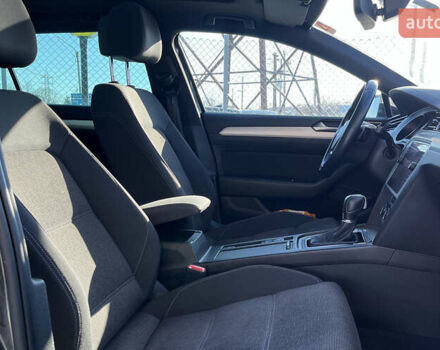 Серый Фольксваген Пассат, объемом двигателя 1.97 л и пробегом 276 тыс. км за 18200 $, фото 16 на Automoto.ua