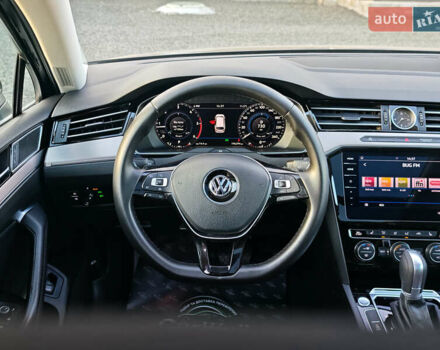 Сірий Фольксваген Пассат, об'ємом двигуна 2 л та пробігом 196 тис. км за 20999 $, фото 24 на Automoto.ua