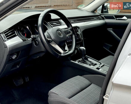 Серый Фольксваген Пассат, объемом двигателя 1.97 л и пробегом 227 тыс. км за 20499 $, фото 41 на Automoto.ua