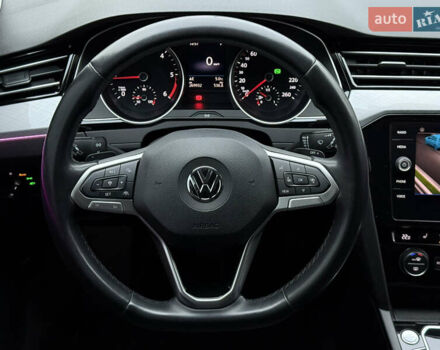 Сірий Фольксваген Пассат, об'ємом двигуна 2 л та пробігом 269 тис. км за 18750 $, фото 14 на Automoto.ua