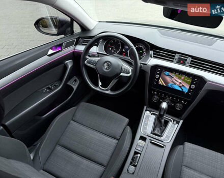 Сірий Фольксваген Пассат, об'ємом двигуна 2 л та пробігом 269 тис. км за 18750 $, фото 31 на Automoto.ua