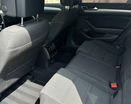 Серый Фольксваген Пассат, объемом двигателя 1.97 л и пробегом 170 тыс. км за 22200 $, фото 32 на Automoto.ua