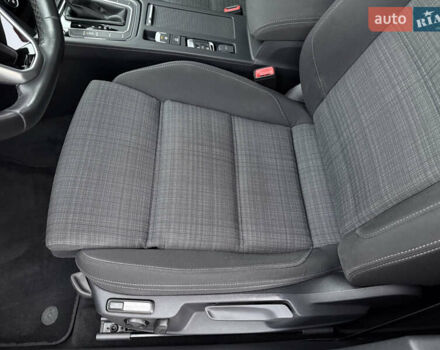 Сірий Фольксваген Пассат, об'ємом двигуна 2 л та пробігом 269 тис. км за 18750 $, фото 21 на Automoto.ua