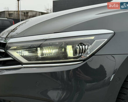 Сірий Фольксваген Пассат, об'ємом двигуна 2 л та пробігом 269 тис. км за 18750 $, фото 26 на Automoto.ua