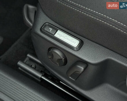 Сірий Фольксваген Пассат, об'ємом двигуна 2 л та пробігом 269 тис. км за 18750 $, фото 22 на Automoto.ua