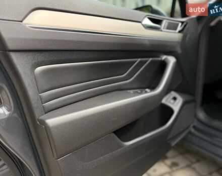 Фольксваген Пассат 2020 в Ужгороде на Automoto.ua Серый Фольксваген Пассат, объемом двигателя 1.97 л и пробегом 190 тыс. км за 20999 $, фото 32 на Automoto.ua