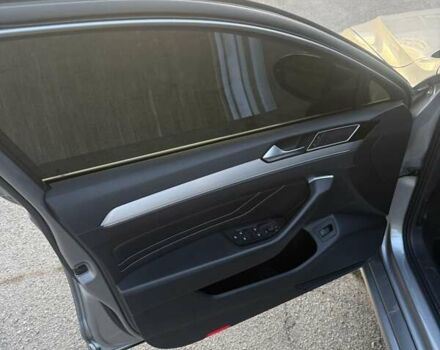 Серый Фольксваген Пассат, объемом двигателя 1.97 л и пробегом 197 тыс. км за 22700 $, фото 4 на Automoto.ua