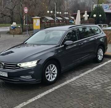 Серый Фольксваген Пассат, объемом двигателя 1.97 л и пробегом 208 тыс. км за 23000 $, фото 1 на Automoto.ua