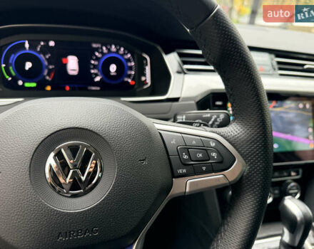 Серый Фольксваген Пассат, объемом двигателя 1.4 л и пробегом 111 тыс. км за 24700 $, фото 32 на Automoto.ua