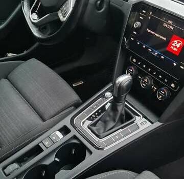 Серый Фольксваген Пассат, объемом двигателя 1.97 л и пробегом 208 тыс. км за 23000 $, фото 12 на Automoto.ua