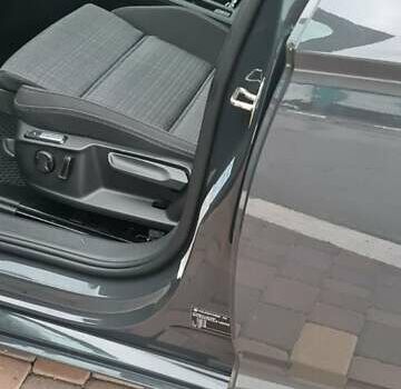 Серый Фольксваген Пассат, объемом двигателя 1.97 л и пробегом 208 тыс. км за 23000 $, фото 4 на Automoto.ua