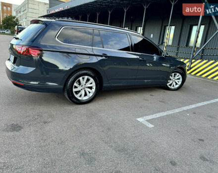 Серый Фольксваген Пассат, объемом двигателя 1.97 л и пробегом 265 тыс. км за 22300 $, фото 28 на Automoto.ua