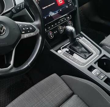 Серый Фольксваген Пассат, объемом двигателя 1.97 л и пробегом 208 тыс. км за 23000 $, фото 9 на Automoto.ua