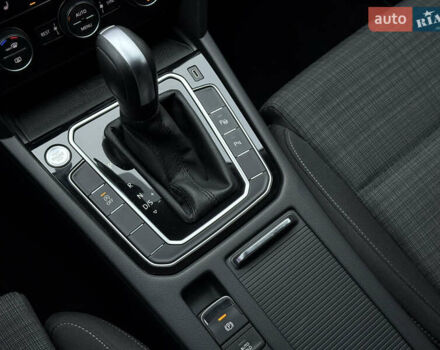 Сірий Фольксваген Пассат, об'ємом двигуна 2 л та пробігом 269 тис. км за 18750 $, фото 20 на Automoto.ua