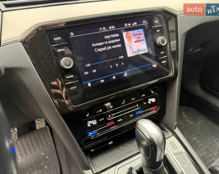 Серый Фольксваген Пассат, объемом двигателя 1.97 л и пробегом 220 тыс. км за 20990 $, фото 22 на Automoto.ua