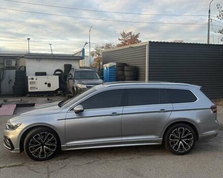 Серый Фольксваген Пассат, объемом двигателя 1.97 л и пробегом 197 тыс. км за 22700 $, фото 2 на Automoto.ua