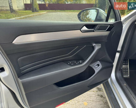 Серый Фольксваген Пассат, объемом двигателя 1.97 л и пробегом 138 тыс. км за 28400 $, фото 19 на Automoto.ua