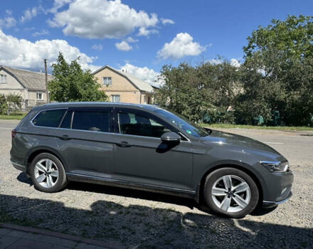 Серый Фольксваген Пассат, объемом двигателя 1.97 л и пробегом 185 тыс. км за 28000 $, фото 4 на Automoto.ua