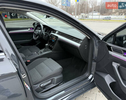 Сірий Фольксваген Пассат, об'ємом двигуна 2 л та пробігом 269 тис. км за 18750 $, фото 38 на Automoto.ua