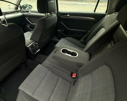 Серый Фольксваген Пассат, объемом двигателя 1.6 л и пробегом 197 тыс. км за 18499 $, фото 17 на Automoto.ua