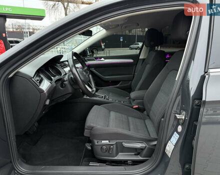 Сірий Фольксваген Пассат, об'ємом двигуна 2 л та пробігом 269 тис. км за 18750 $, фото 11 на Automoto.ua