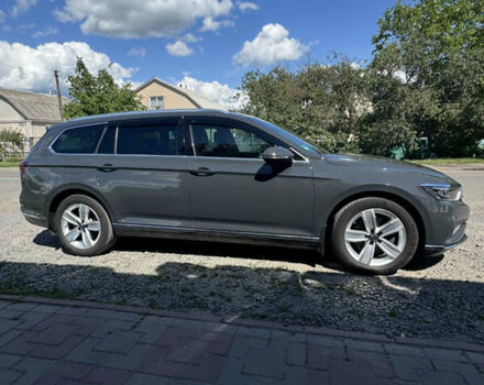 Серый Фольксваген Пассат, объемом двигателя 1.97 л и пробегом 185 тыс. км за 28000 $, фото 5 на Automoto.ua