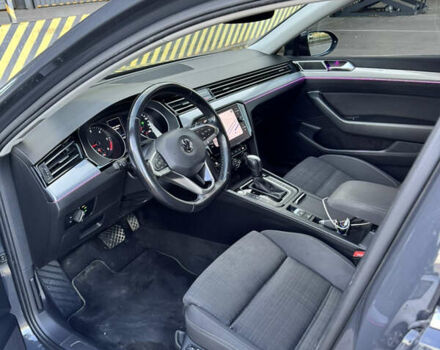 Серый Фольксваген Пассат, объемом двигателя 1.97 л и пробегом 265 тыс. км за 22300 $, фото 23 на Automoto.ua