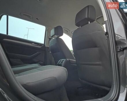 Сірий Фольксваген Пассат, об'ємом двигуна 2 л та пробігом 179 тис. км за 22990 $, фото 154 на Automoto.ua